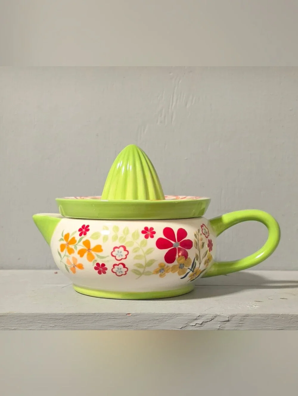 Ceramic Floral Citrus Juicer - Lime Green